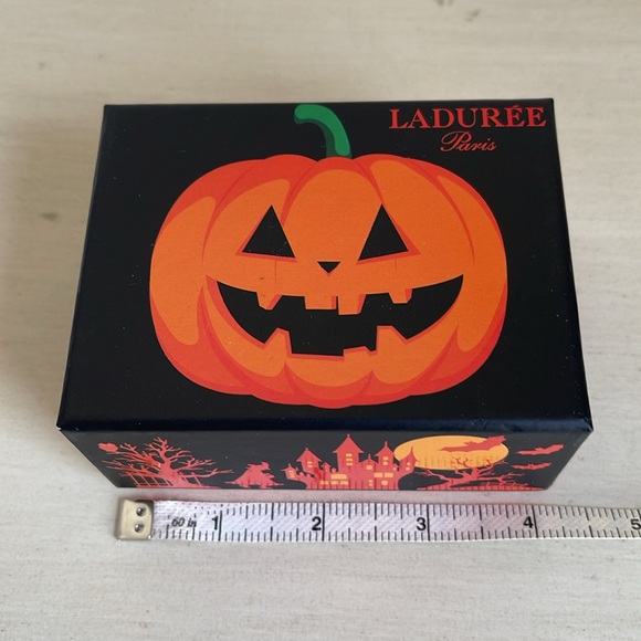 LADURÉE HALLOWEEN BOX - Picture 9 of 11